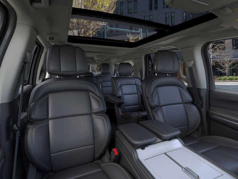 new 2025 Lincoln Navigator car, priced at $105,930