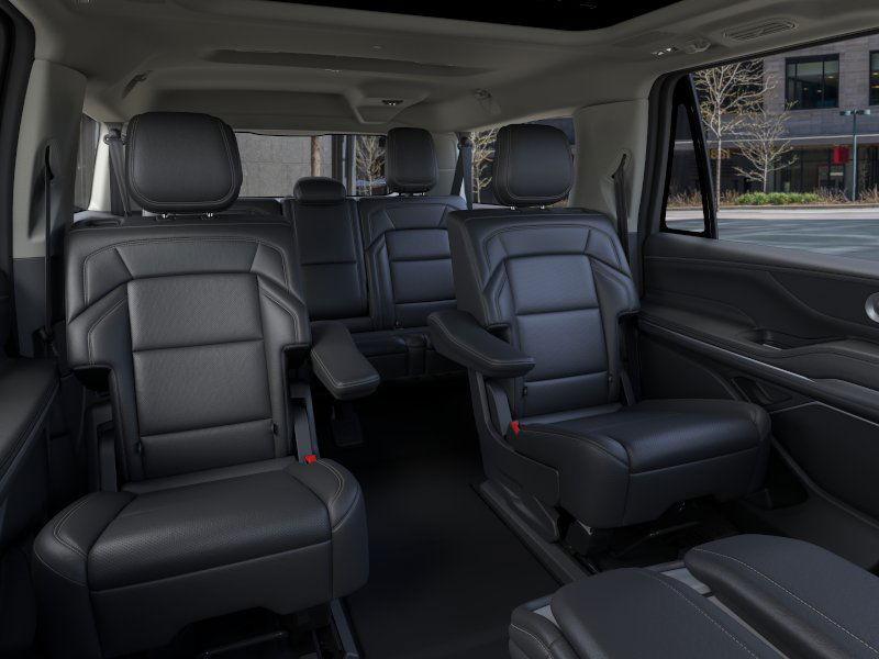 new 2025 Lincoln Navigator car, priced at $105,930