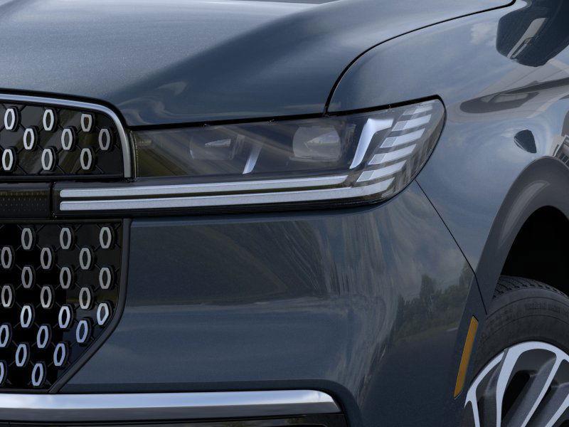 new 2025 Lincoln Navigator car, priced at $105,925