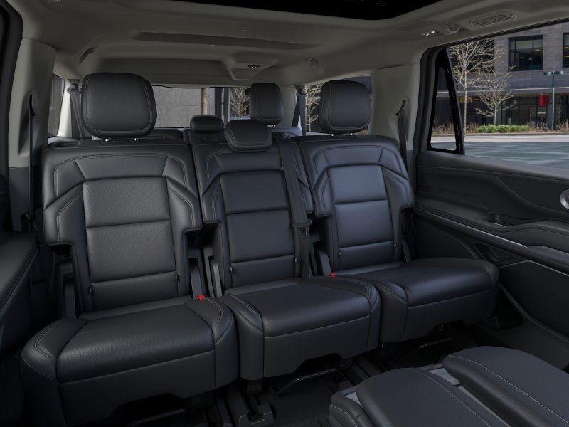 new 2025 Lincoln Navigator car, priced at $105,925