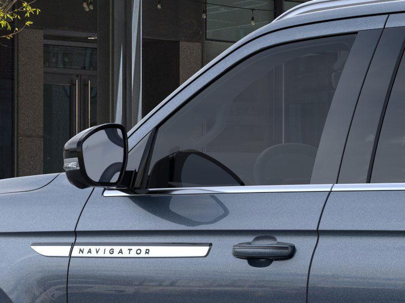 new 2025 Lincoln Navigator car, priced at $105,925