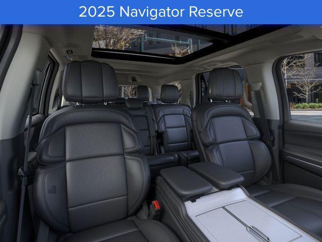 new 2025 Lincoln Navigator car, priced at $102,940