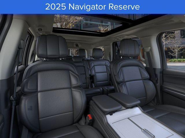 new 2025 Lincoln Navigator car, priced at $102,940
