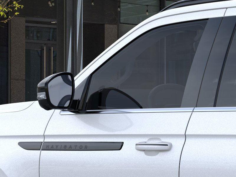 new 2025 Lincoln Navigator car, priced at $106,310