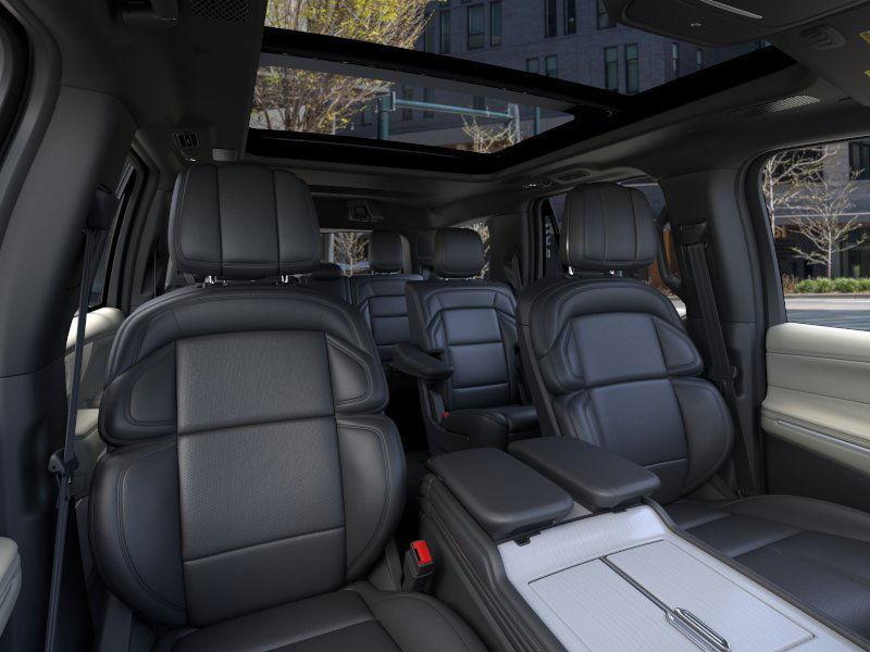new 2025 Lincoln Navigator car, priced at $105,690
