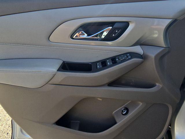 used 2021 Chevrolet Traverse car, priced at $20,181