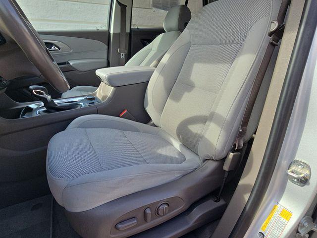 used 2021 Chevrolet Traverse car, priced at $20,181