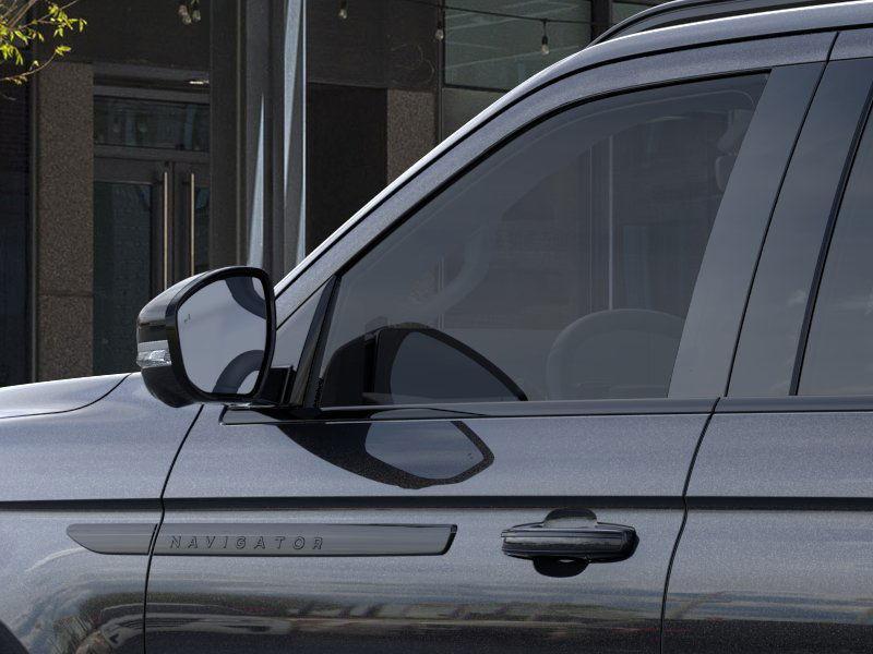 new 2025 Lincoln Navigator car, priced at $104,690