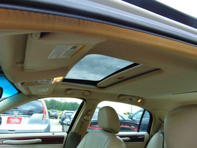 used 2005 Lincoln Town Car car, priced at $6,995