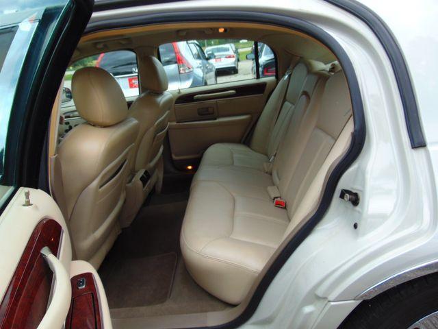 used 2005 Lincoln Town Car car, priced at $6,995