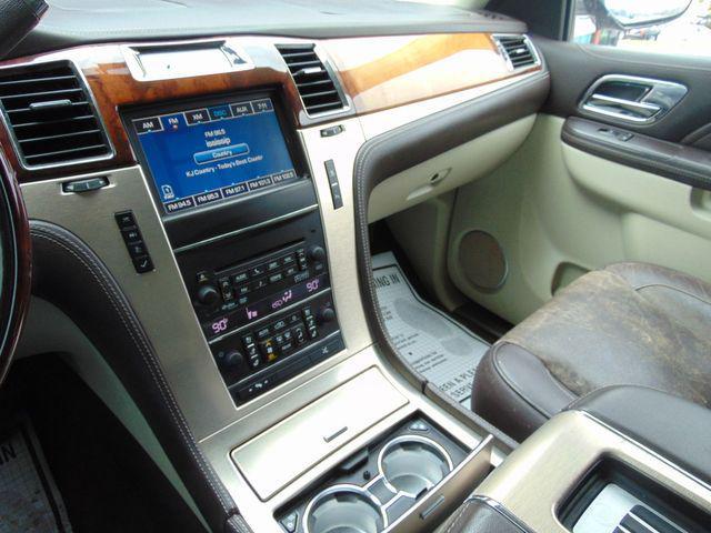 used 2011 Cadillac Escalade ESV car, priced at $14,995