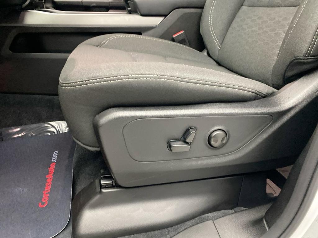 new 2025 Ram 1500 car, priced at $47,017