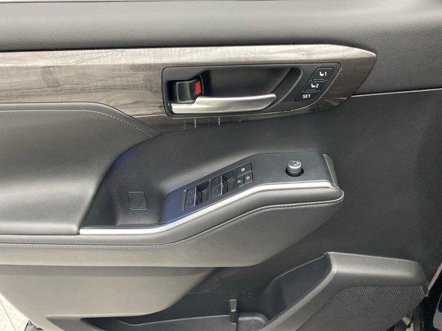 used 2021 Toyota Highlander car, priced at $34,990