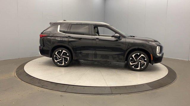 new 2024 Mitsubishi Outlander car, priced at $42,065