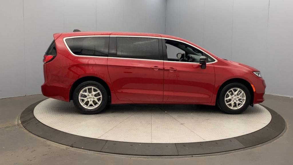 new 2025 Chrysler Pacifica car, priced at $43,140