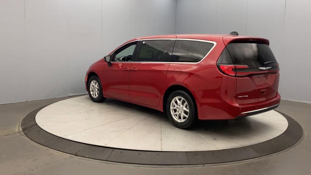 new 2025 Chrysler Pacifica car, priced at $43,140