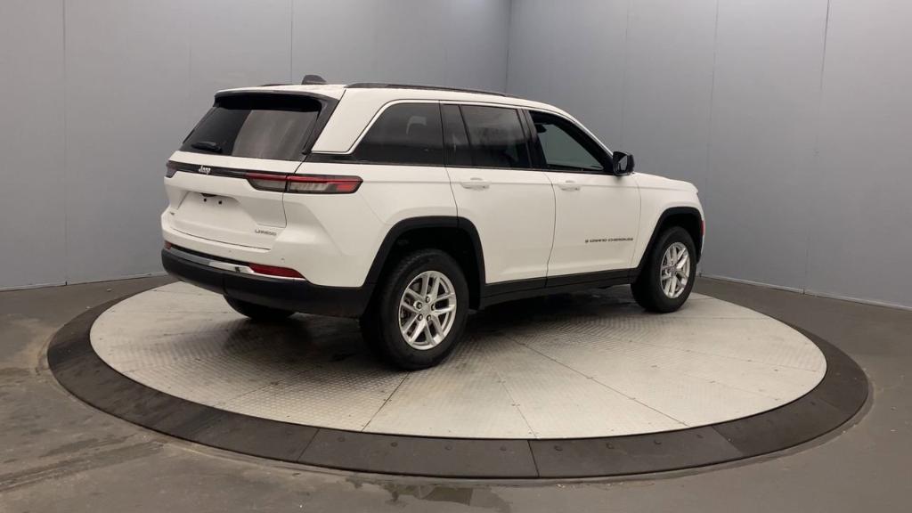 new 2025 Jeep Grand Cherokee car, priced at $40,875