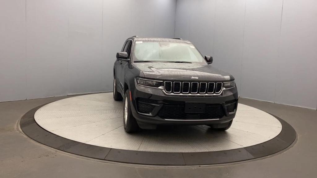 new 2025 Jeep Grand Cherokee car, priced at $42,470