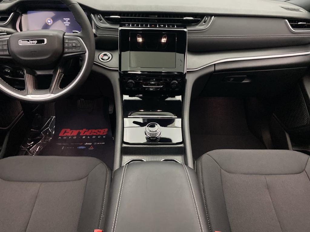 new 2025 Jeep Grand Cherokee car, priced at $36,249