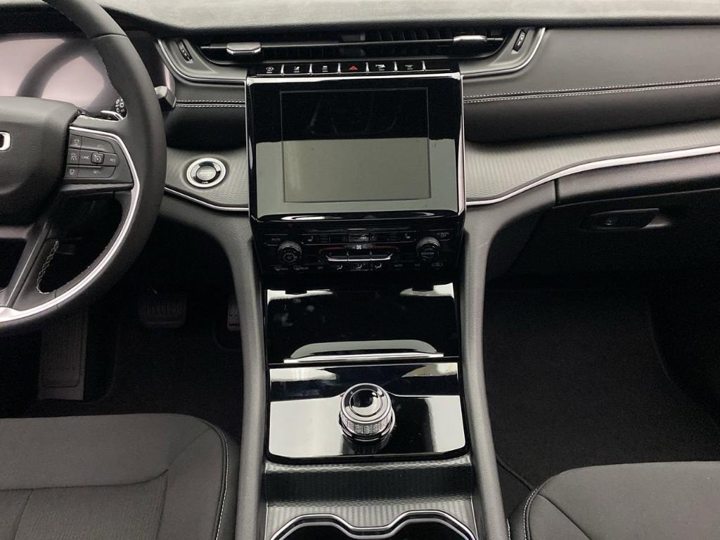 new 2025 Jeep Grand Cherokee car, priced at $41,920