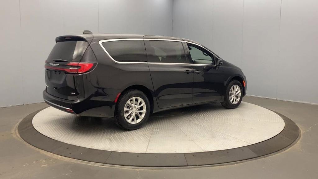 new 2026 Chrysler Pacifica car, priced at $45,390