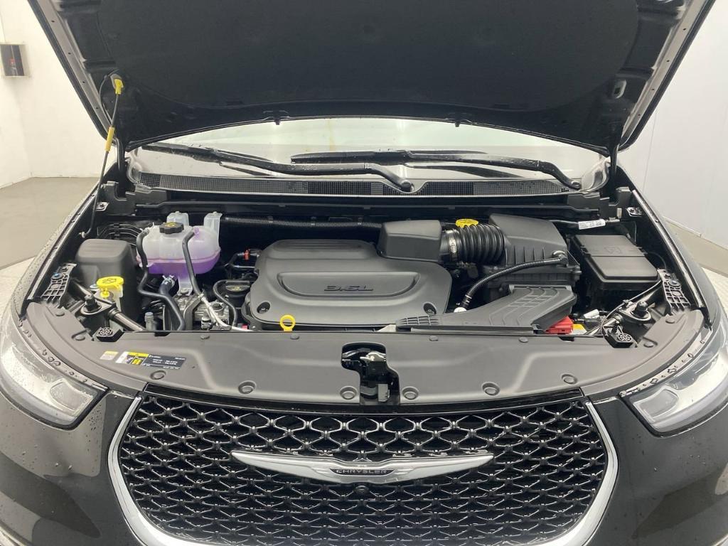 new 2026 Chrysler Pacifica car, priced at $45,390