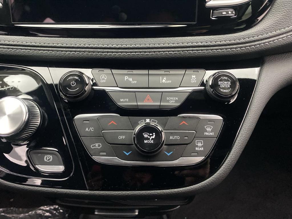 new 2026 Chrysler Pacifica car, priced at $45,390