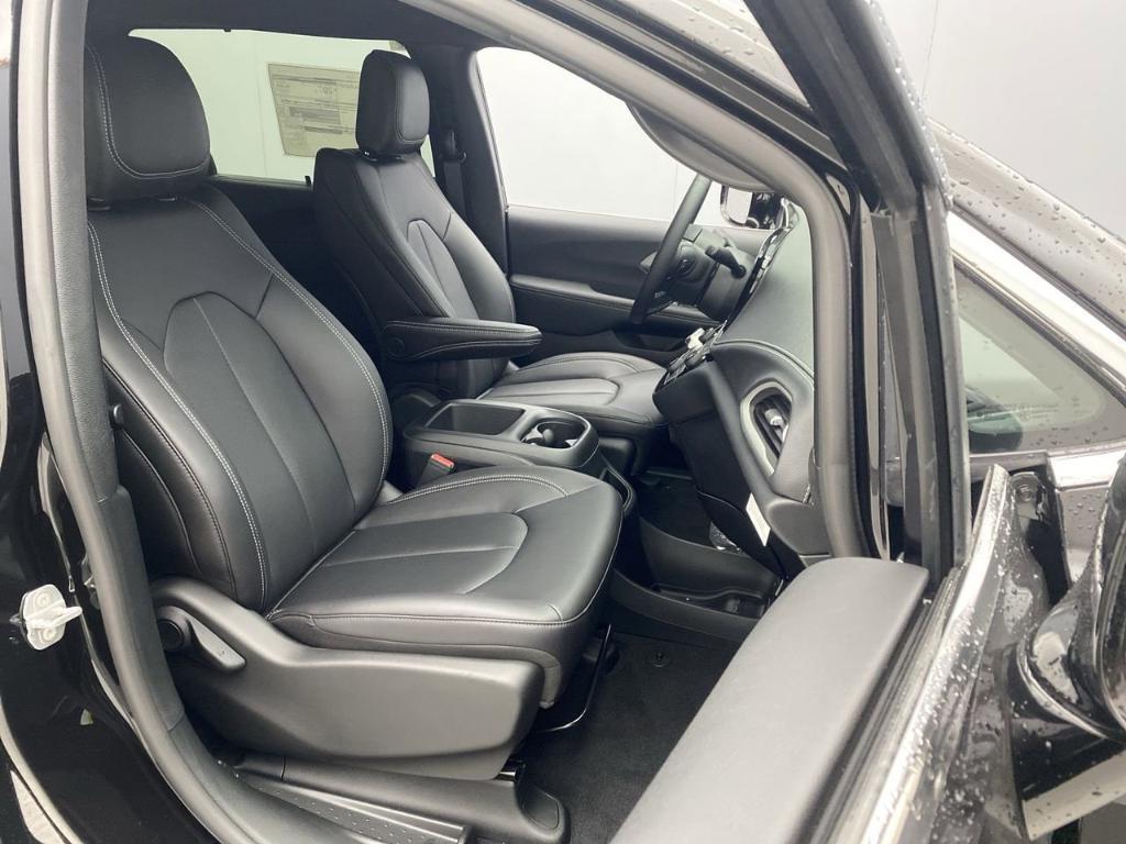 new 2026 Chrysler Pacifica car, priced at $45,390