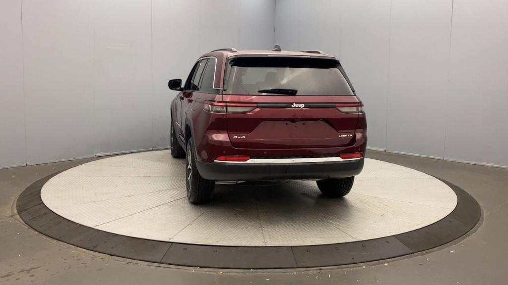 new 2025 Jeep Grand Cherokee car, priced at $45,795