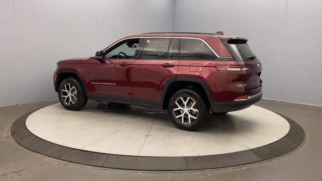 new 2025 Jeep Grand Cherokee car, priced at $45,795