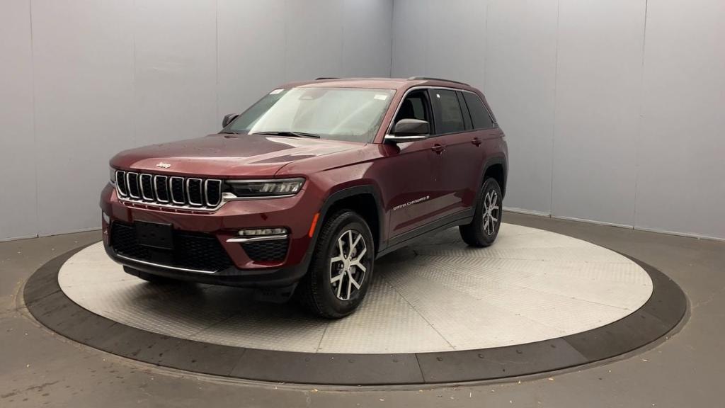 new 2025 Jeep Grand Cherokee car, priced at $45,795