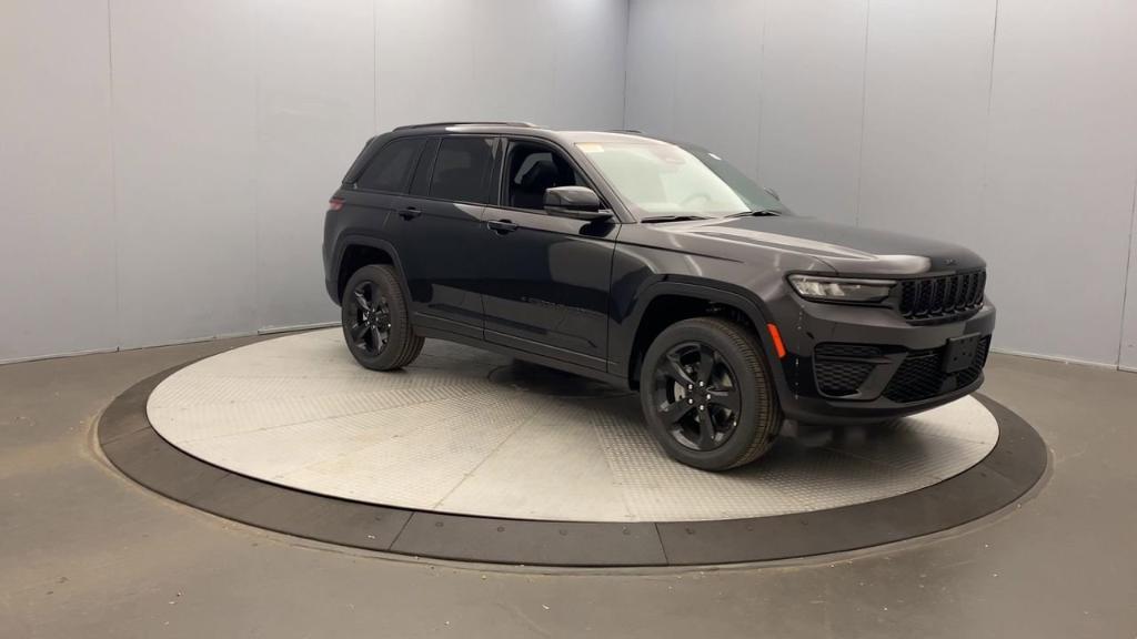 new 2025 Jeep Grand Cherokee car, priced at $46,975