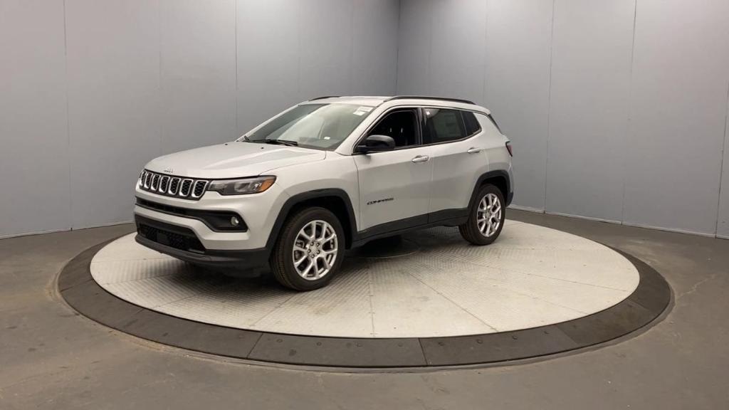 new 2024 Jeep Compass car, priced at $29,585