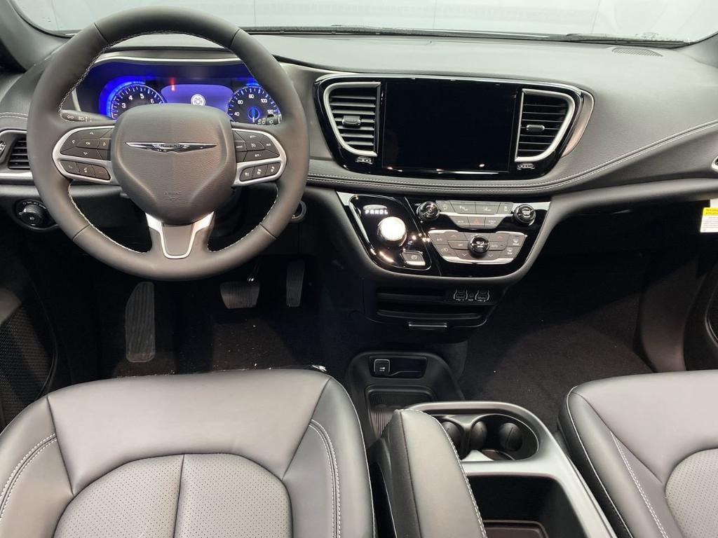 new 2025 Chrysler Pacifica car, priced at $41,752