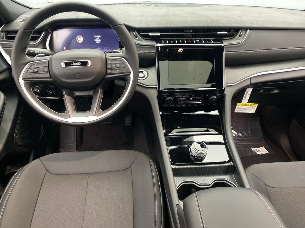 new 2025 Jeep Grand Cherokee car, priced at $41,920