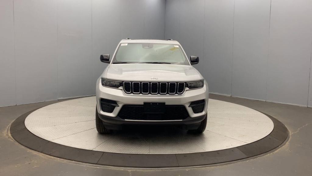 new 2025 Jeep Grand Cherokee car, priced at $41,920