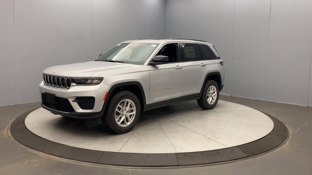 new 2025 Jeep Grand Cherokee car, priced at $41,920