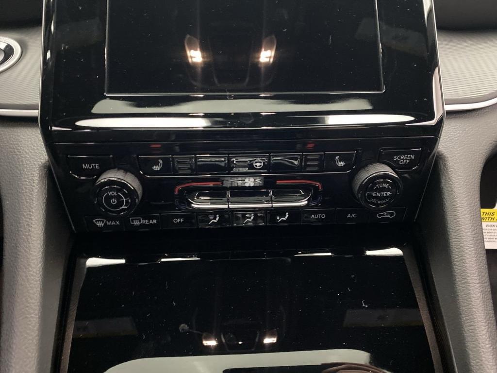 new 2025 Jeep Grand Cherokee car, priced at $41,920