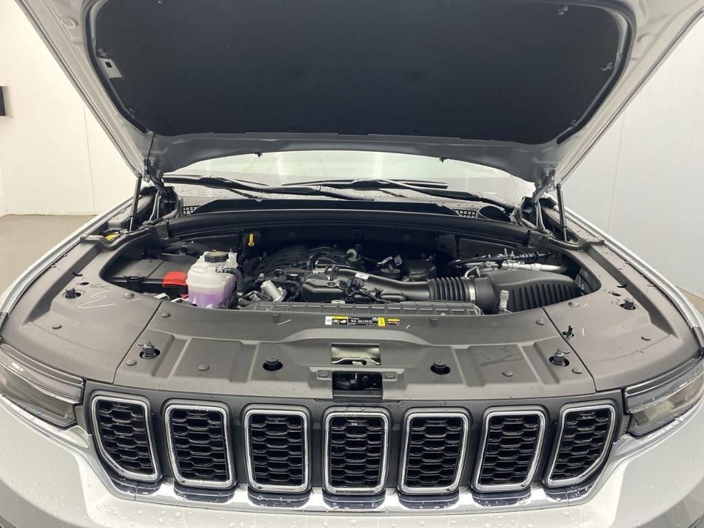 new 2025 Jeep Grand Cherokee car, priced at $41,920