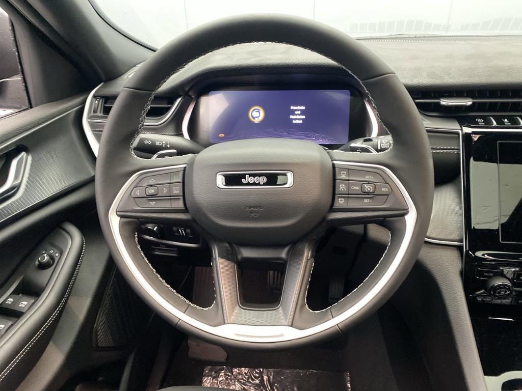 new 2025 Jeep Grand Cherokee car, priced at $41,920