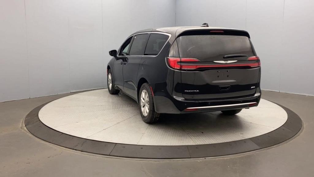 new 2025 Chrysler Pacifica car, priced at $45,140