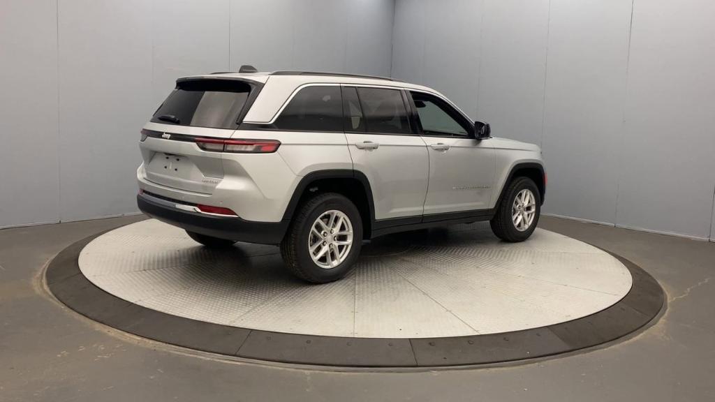 new 2025 Jeep Grand Cherokee car, priced at $41,920