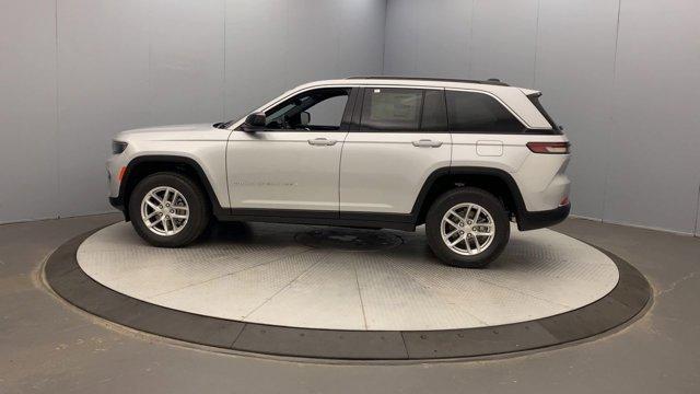 new 2025 Jeep Grand Cherokee car, priced at $41,920
