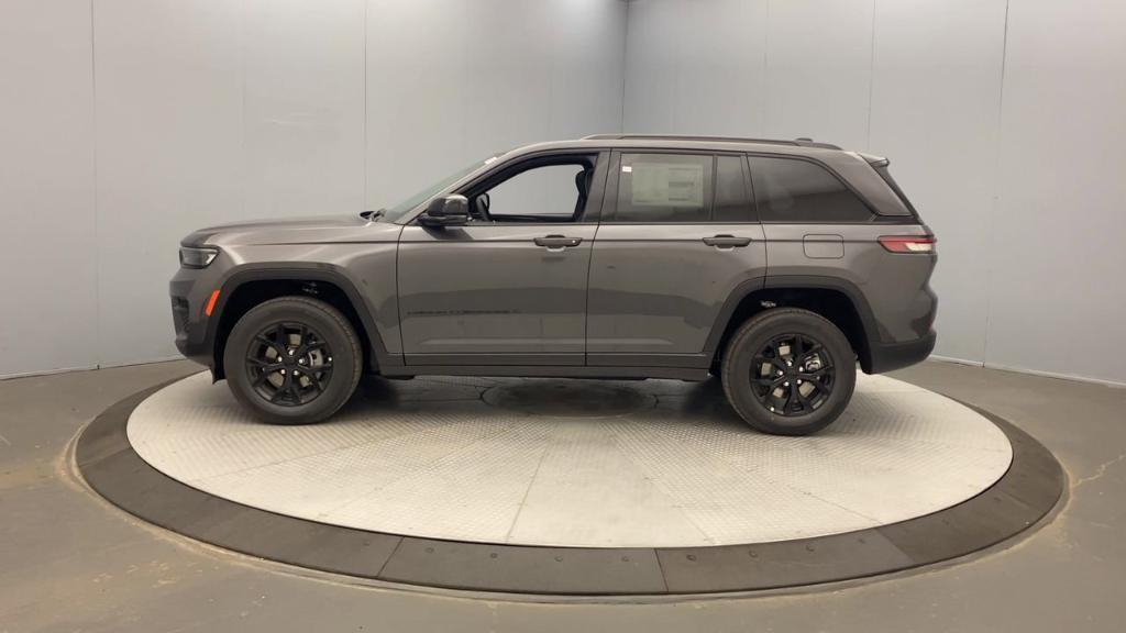 new 2025 Jeep Grand Cherokee car, priced at $44,480