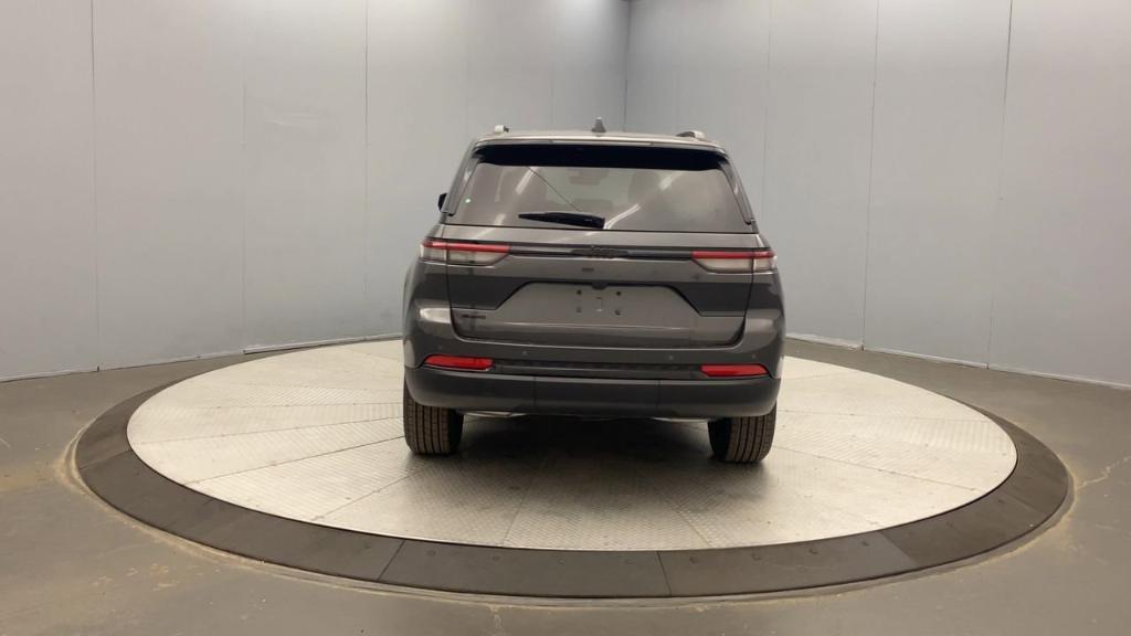 new 2025 Jeep Grand Cherokee car, priced at $44,480