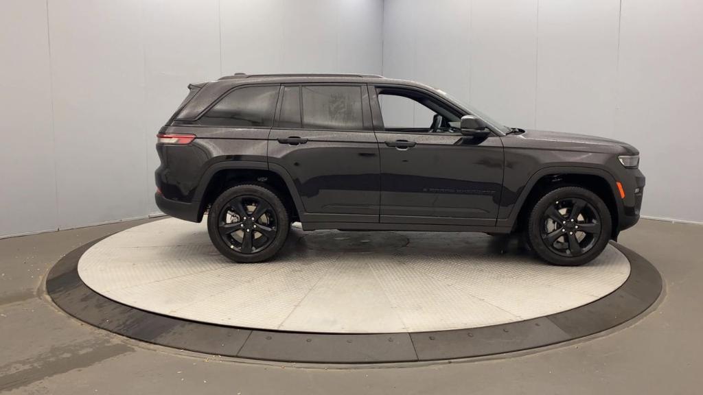 new 2025 Jeep Grand Cherokee car, priced at $51,035