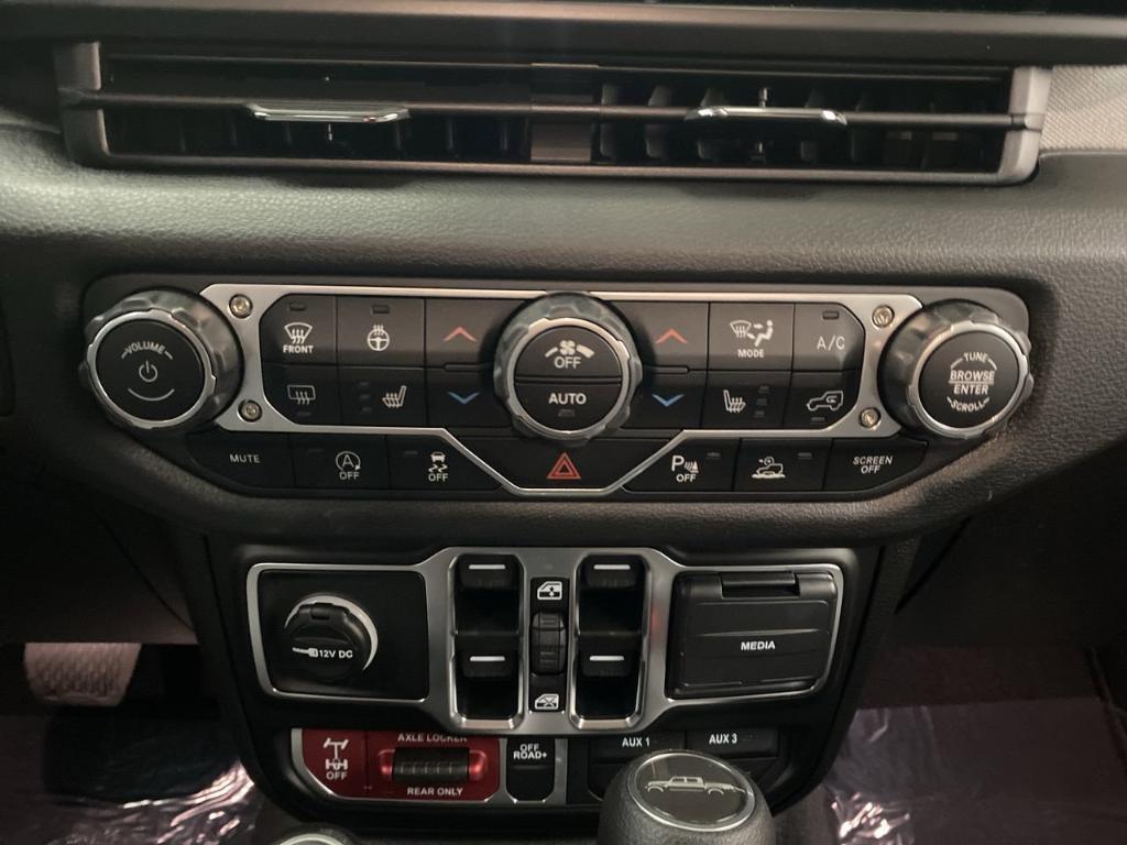 new 2025 Jeep Gladiator car, priced at $50,627