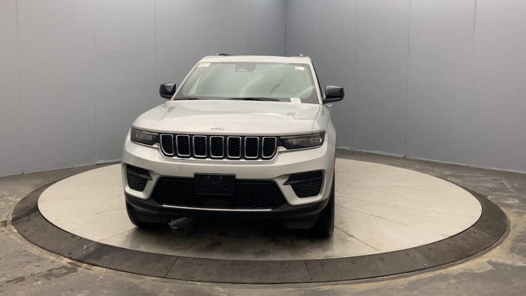 new 2025 Jeep Grand Cherokee car, priced at $39,072