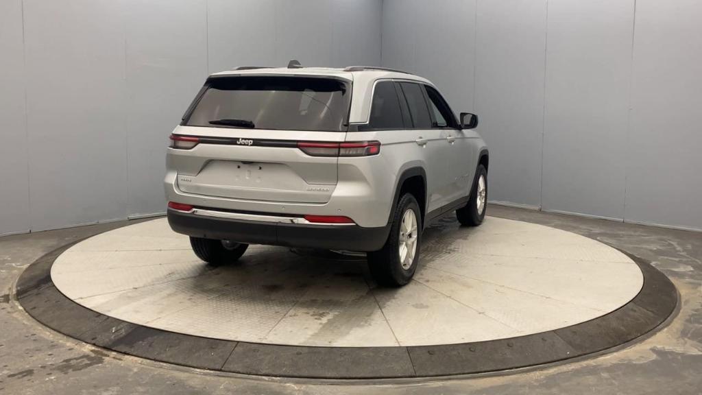 new 2025 Jeep Grand Cherokee car, priced at $39,072