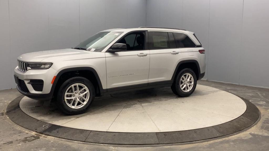 new 2025 Jeep Grand Cherokee car, priced at $39,072